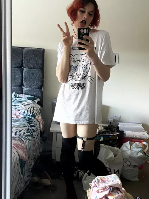 if you know the band on my shirt, we should talk more x by Birdiebeexo