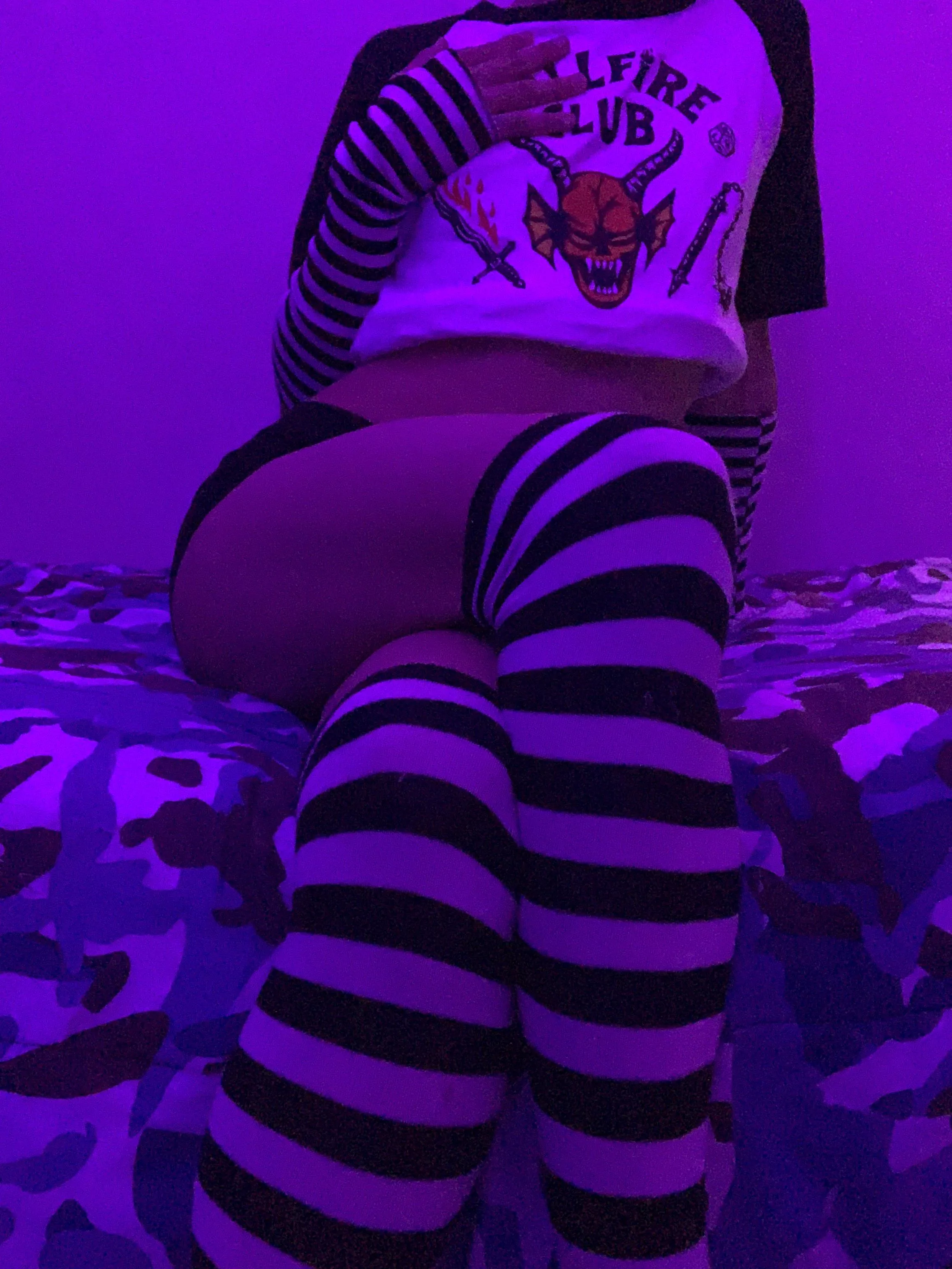 just a manly man dressing in a manly way posted by voidfemboy