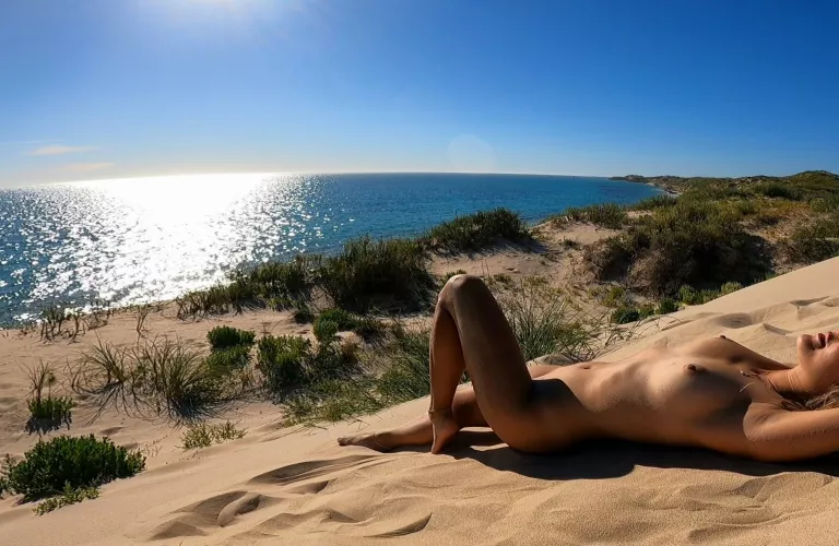 lazin' by honeylullah