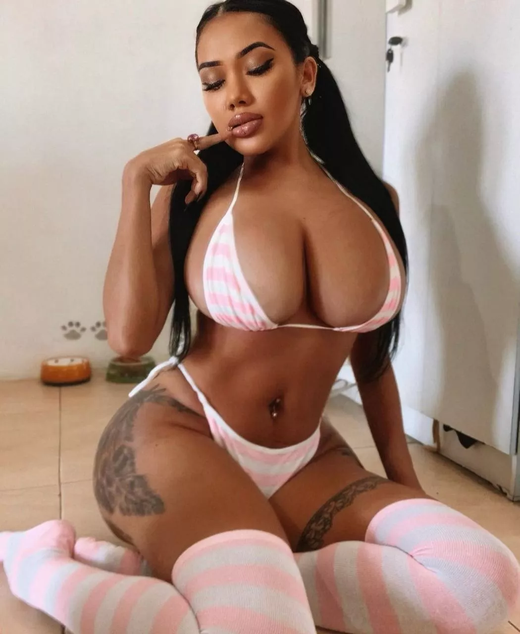 let me be your asian slave daddy! posted by BelenNegron