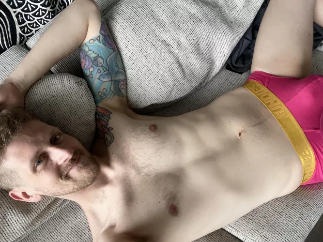 Lounging TwOtter 😋 by Whatawhoda