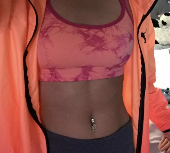 Love getting checked out at the gym by neongummyz