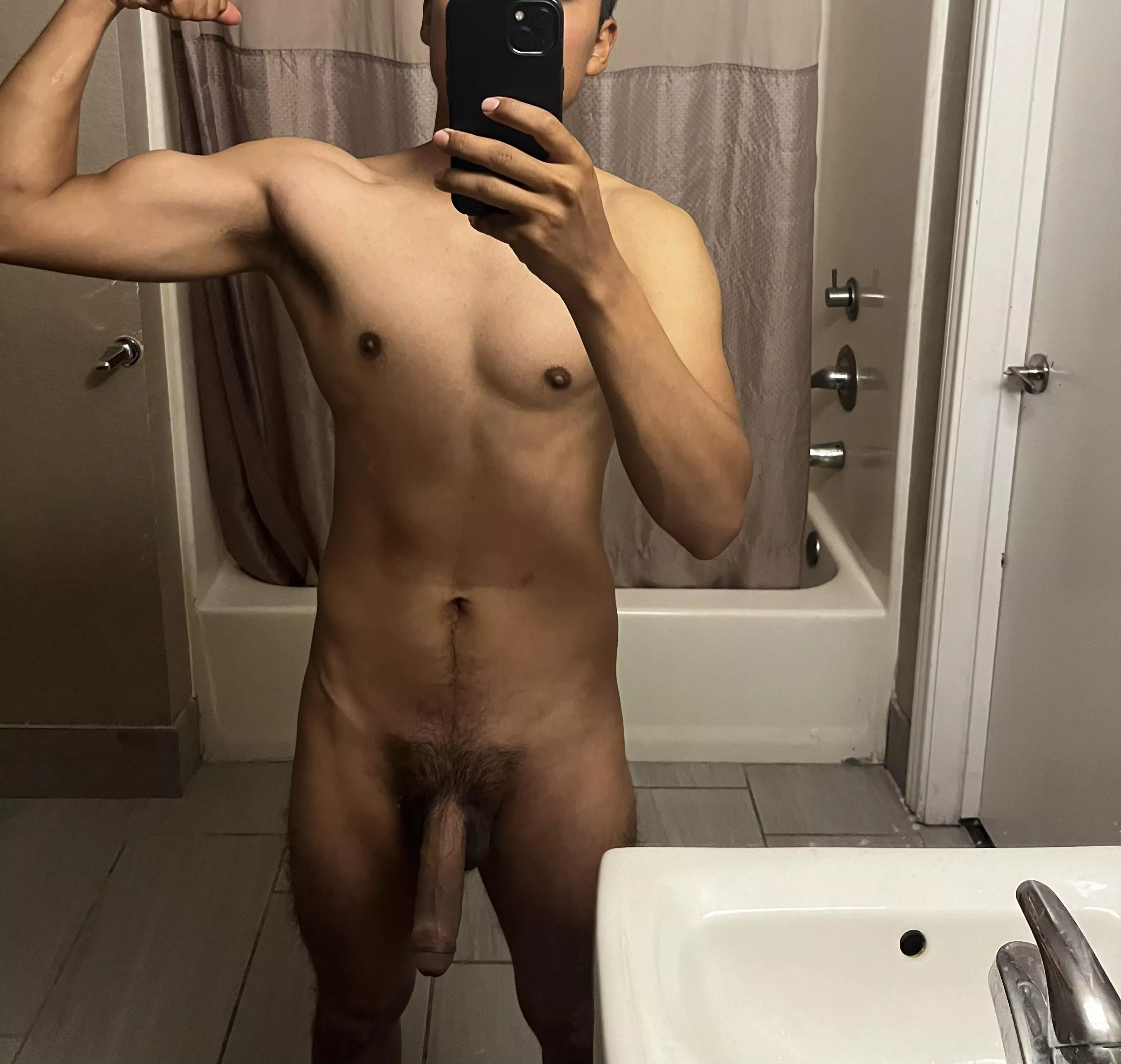 (M) 5’ 6” almost 5’ 7” but they put the 7” somewhere else 😭 posted by _goose____