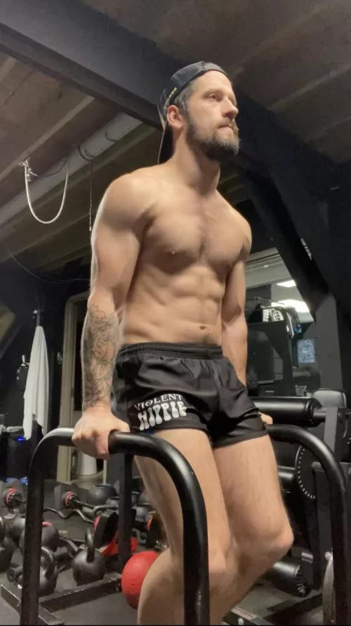 [M] keep your core tight when doing dips! by C_McMean