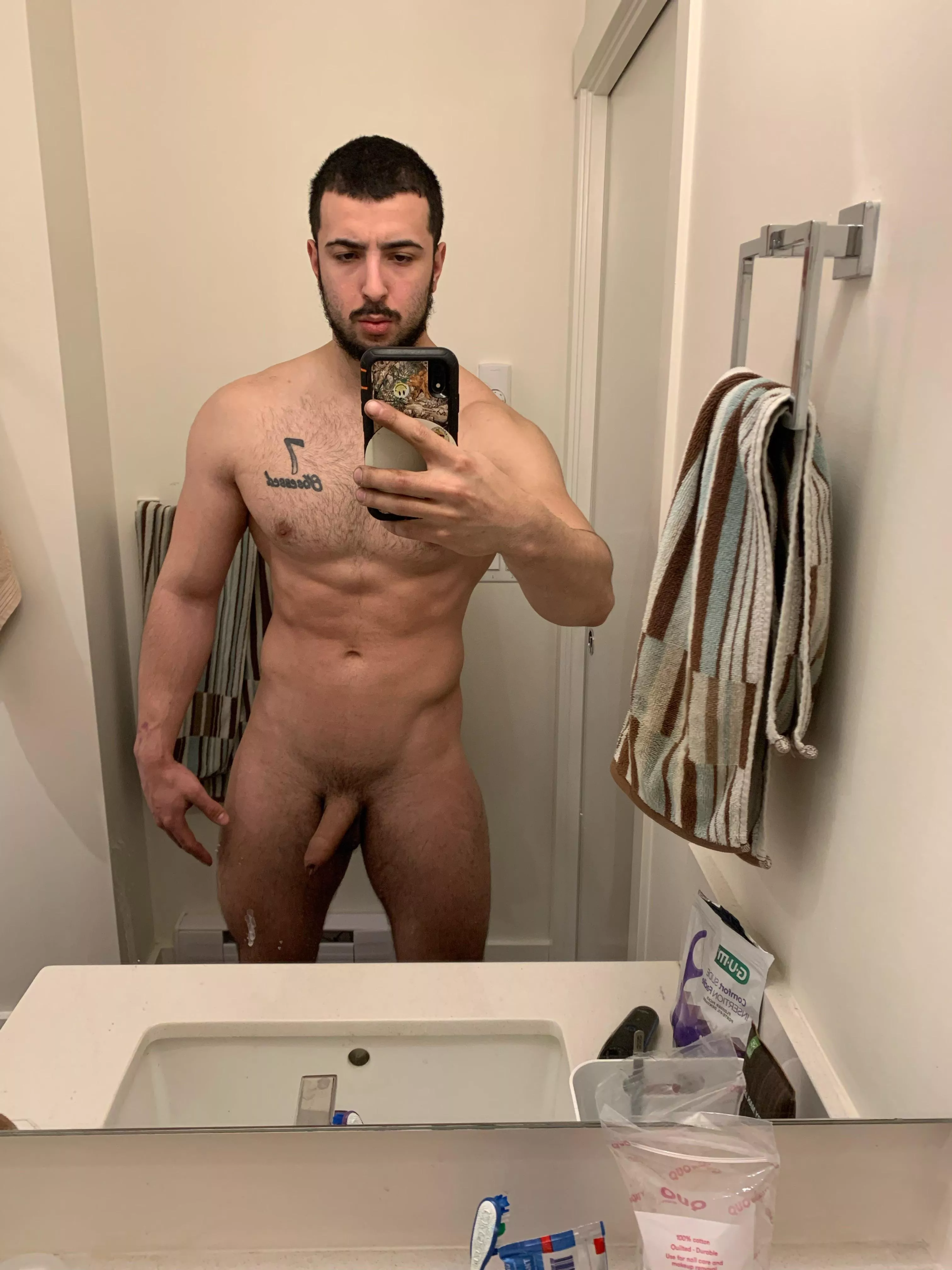 Make it hard (m) posted by italiannboyy