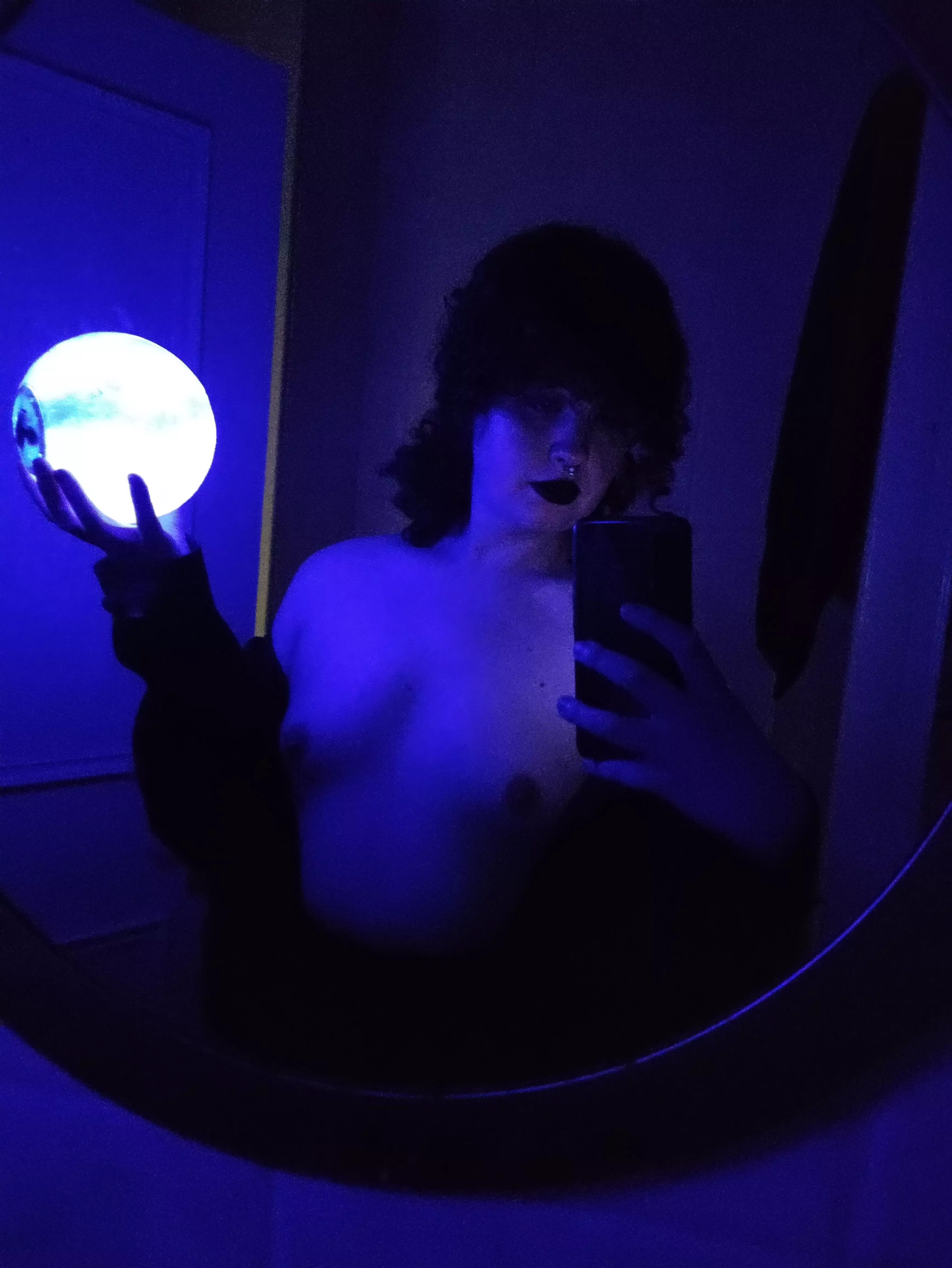 Not a witch but I'll make you my bitch (consensually of course) ✨ posted by CarmillaValentine