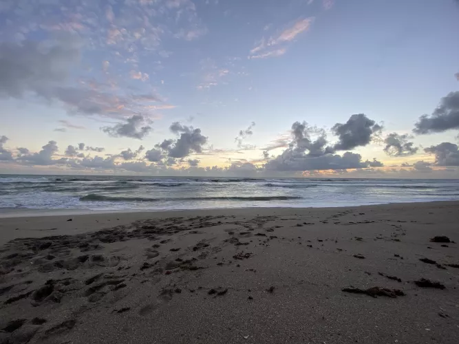 Sunrises on the beach by stella_bellaaaa