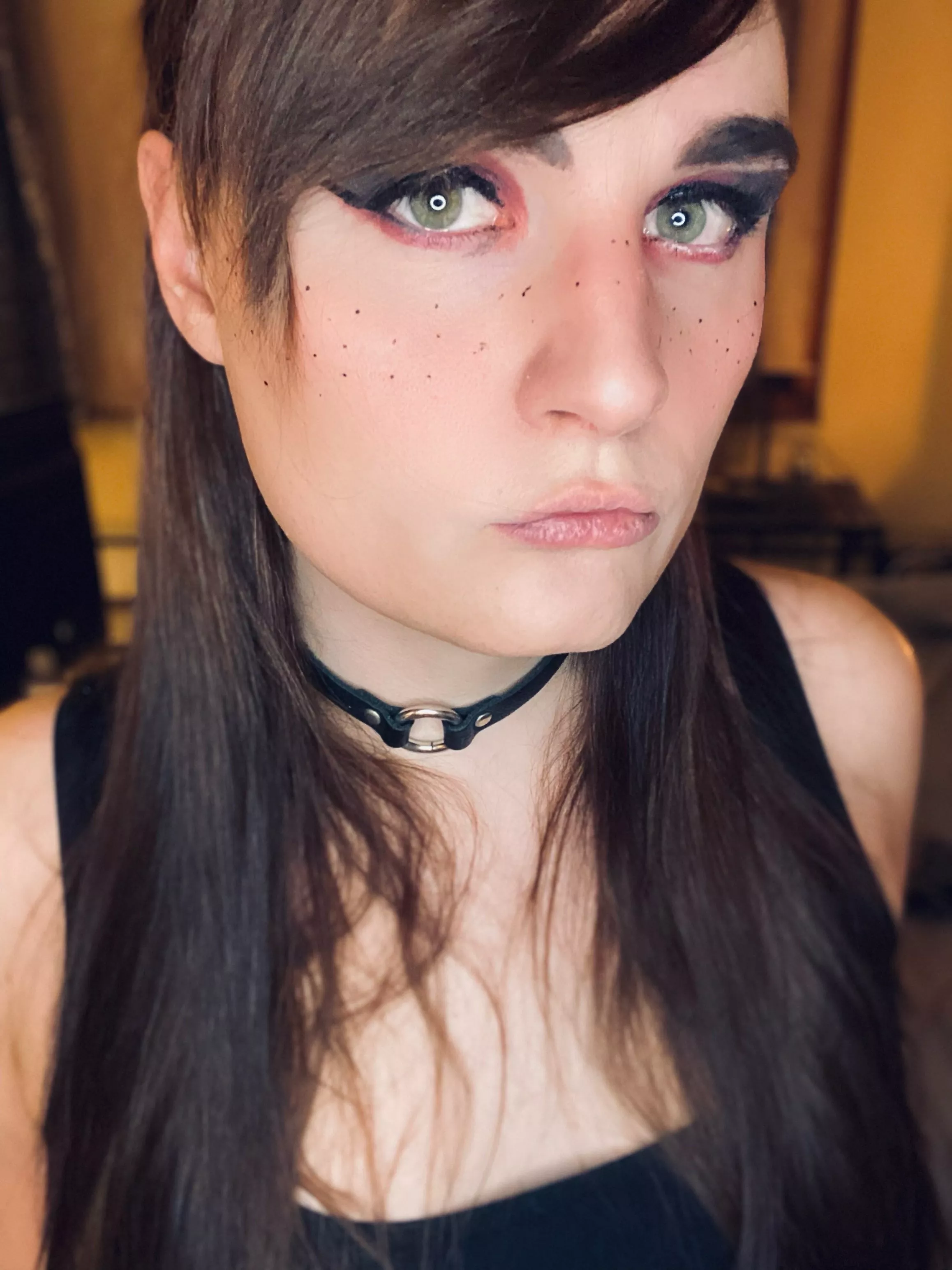 Tell me I'm pretty? posted by AvaShade