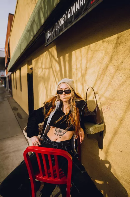 they all tryna get to know me by Pitiful-Throat5103