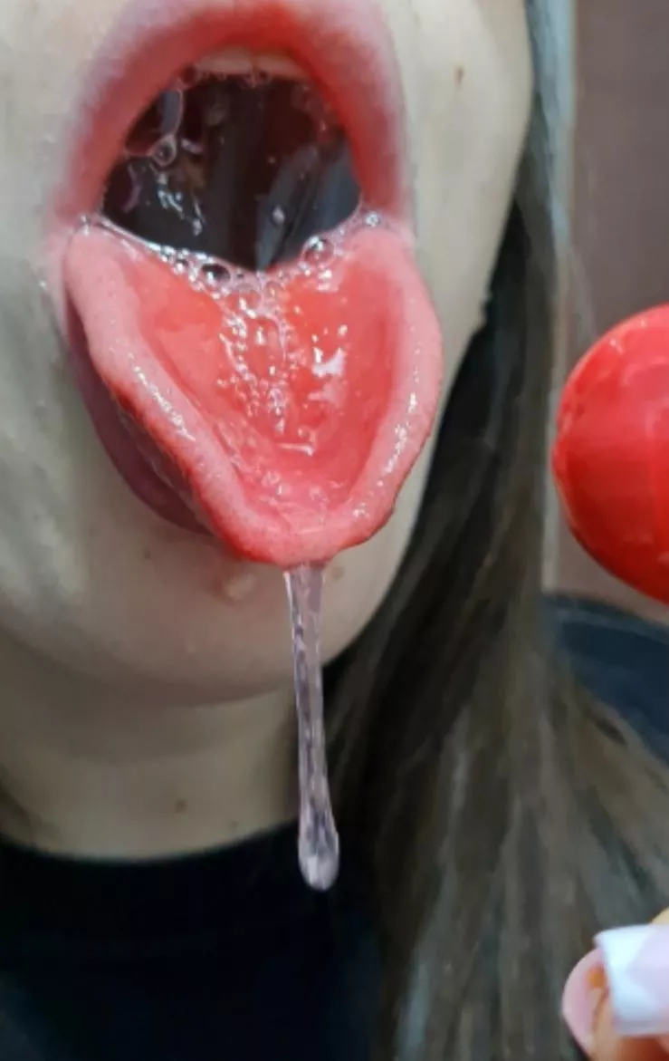 would you like to be my candy? to savor you all day 🤤🔥 [oc] posted by Diannafeetok