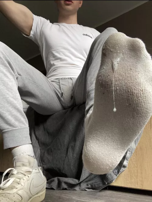 19 Tell me you’ll sniff it or lick it😈 by blasiestorwell