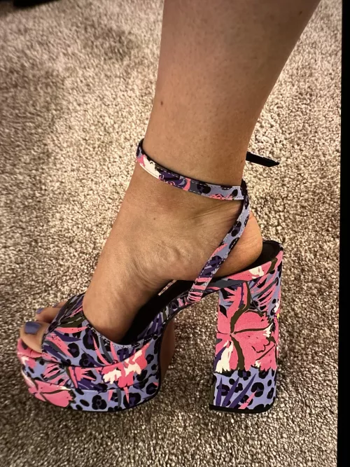 28 F UK by ukgirlthrowaway25