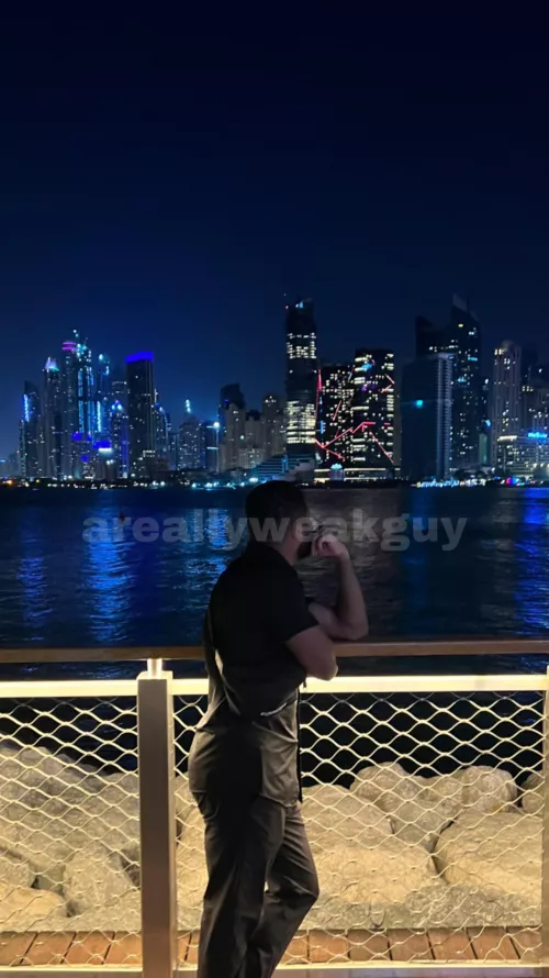 28M-Portland & Vancouver 4/17-4/20 - Able to travel almost anywhere in the world ✈️ by areallyweakguy