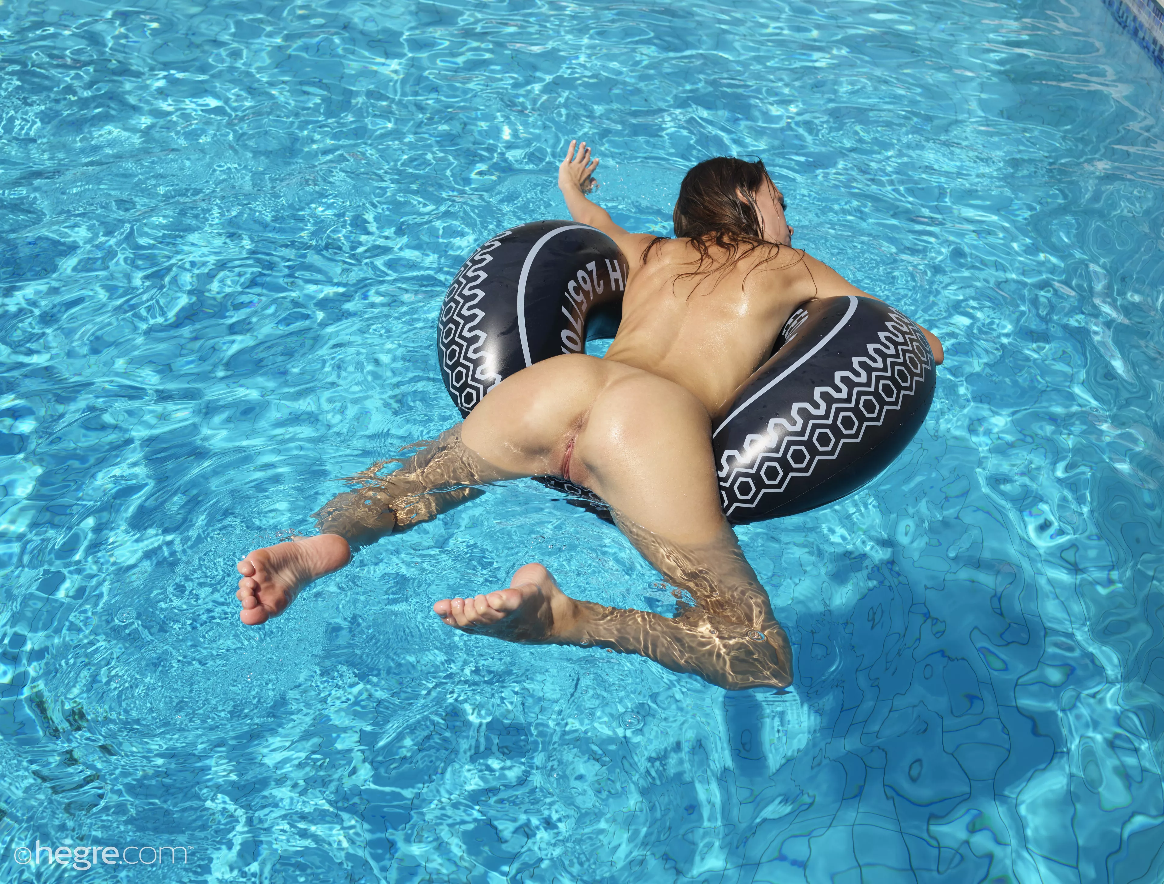 Alice - Skinny Dipping posted by ron12345