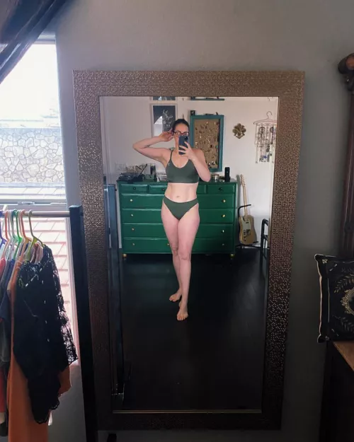 Appreciating the body I’ve worked so hard for ✨😌 by paysspace