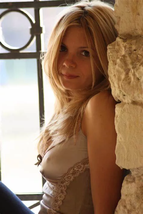 Blonde with pokies posted by kstarter9968