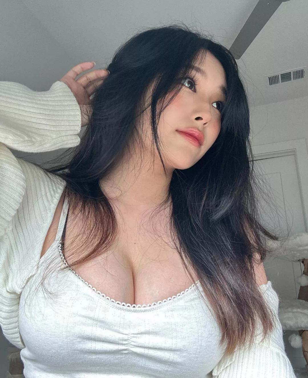 Busty cutie posted by EitherFunny1337