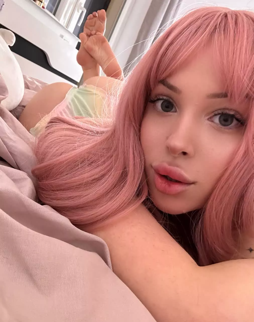 Cute selfie from your nasty Stacy <3 posted by rforwordslsahriddit