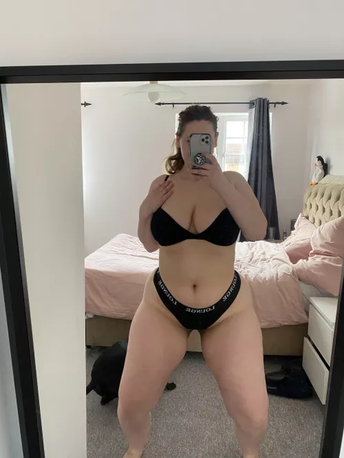 Do you like it when it jiggles? by Penguinn_9