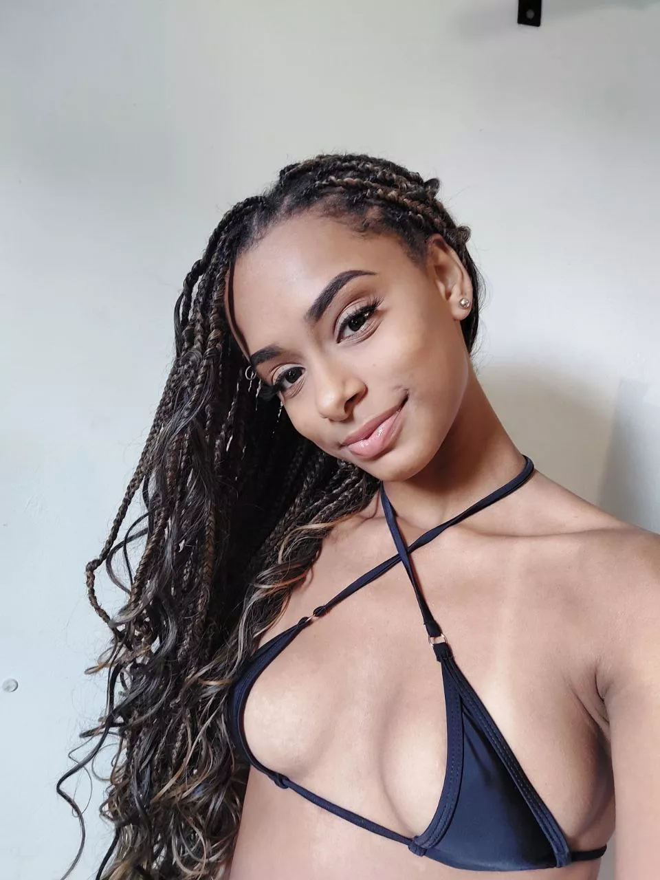 Feeling a little bashful, but still feeling cute. posted by eududarosa