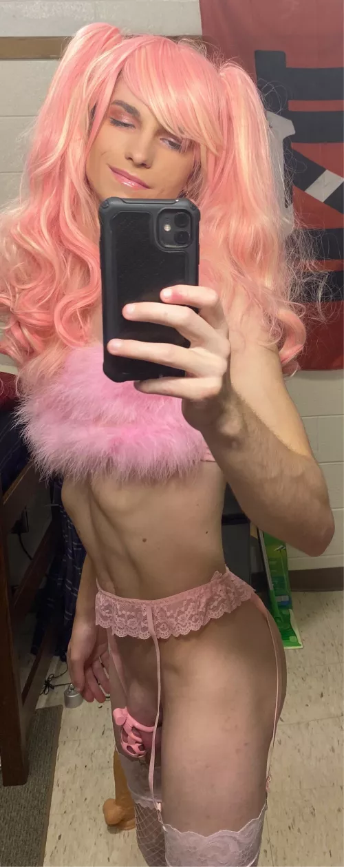 Felt cute, might delete later ;) by pinksissywannabe