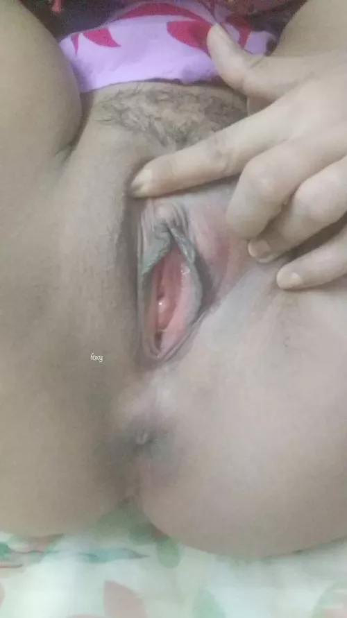 Flaunting being stretched up this weekend! (F) by foxy_forme