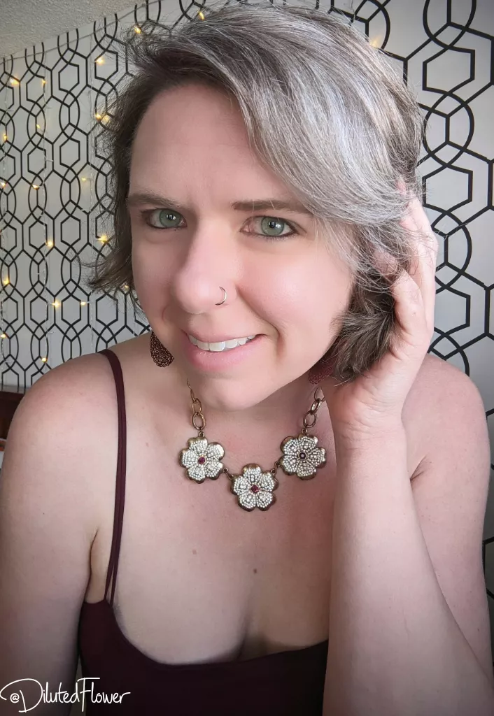 Happy Sunday! [F] 🥰😀 posted by DilutedFlower