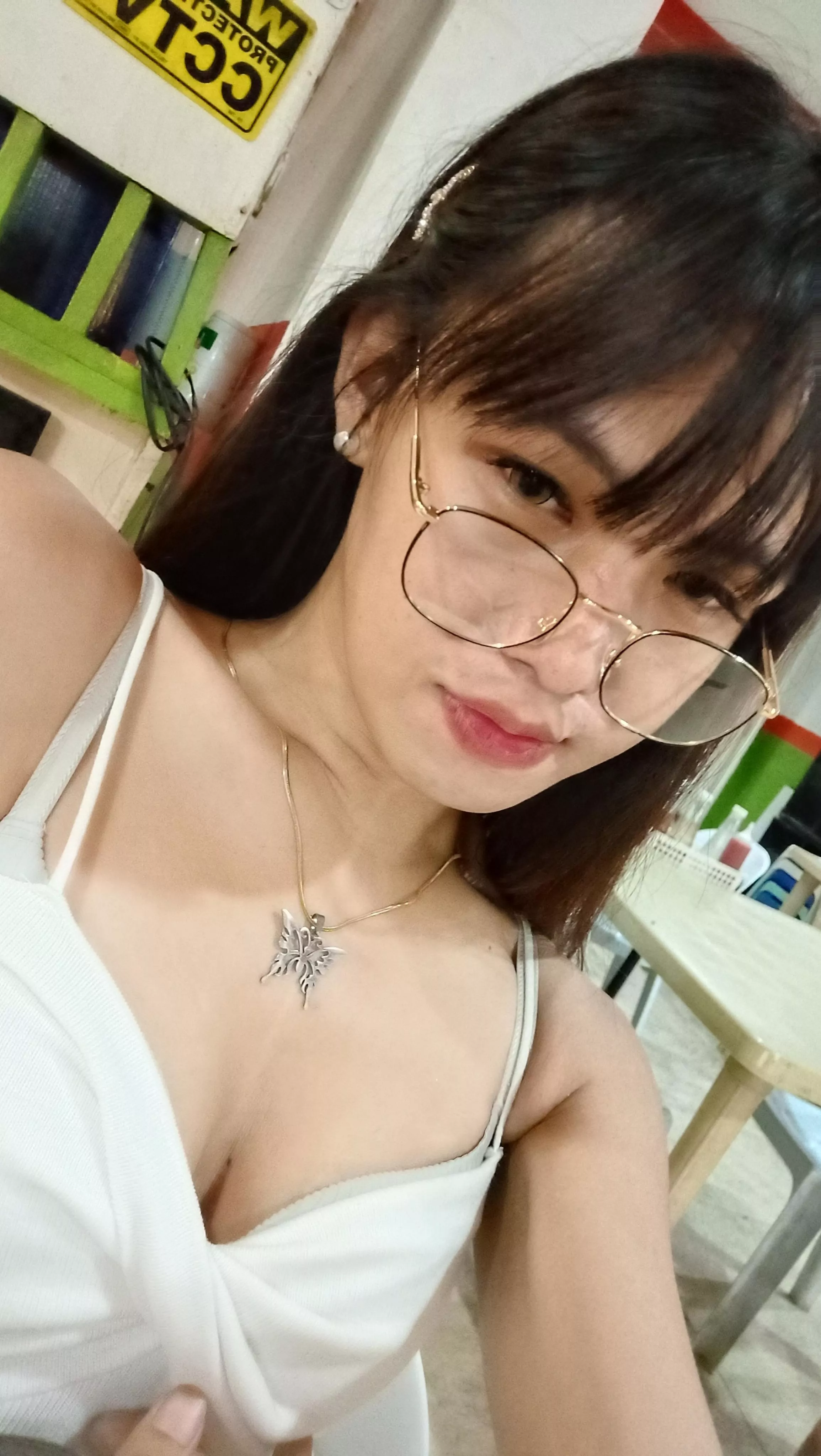 Hello how do I look? posted by mayancast