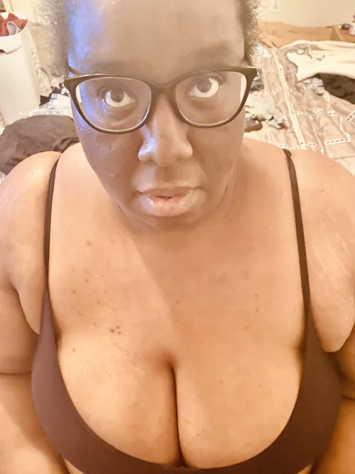 Hey ladies and gents 😘 by BeachEnvironmental46