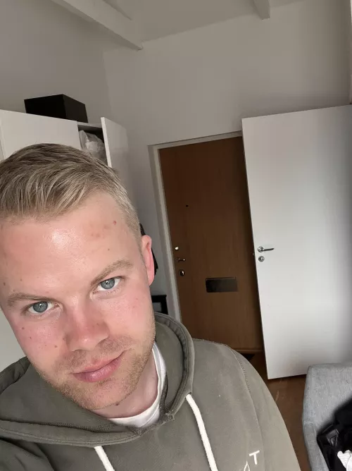 Heyy :) by Competitive_Stop4896