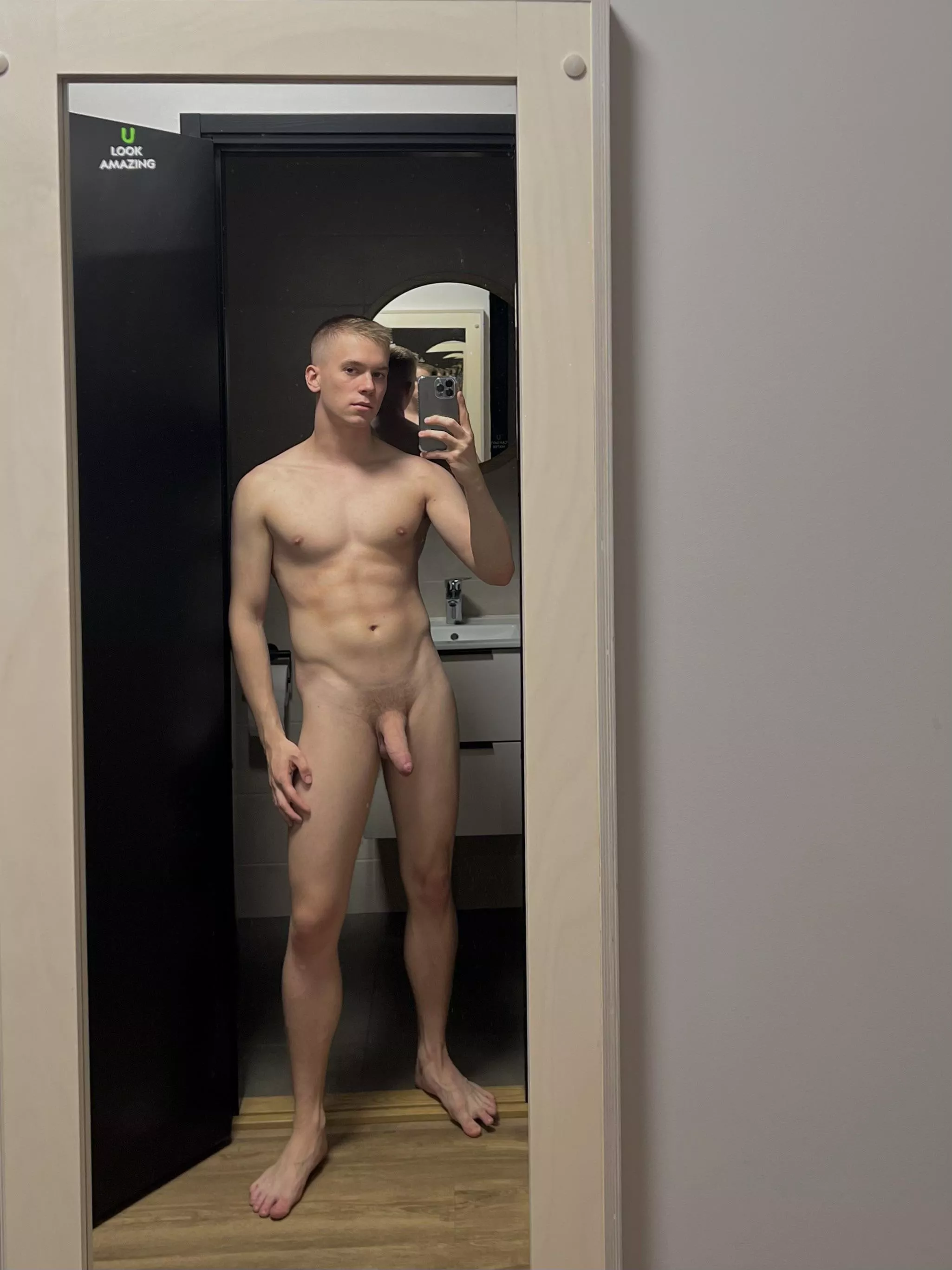 Hi boys😈 posted by Global-Wealth-9122