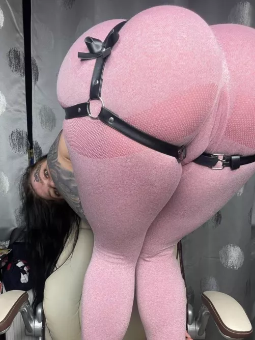 I climbed on a chair not to tell a verse by _crybaby_699