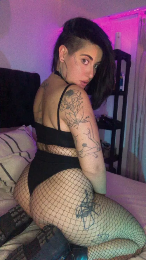 I like teasing you with my butt 😈 by Vic_grillet