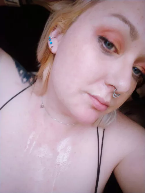 I love having cum drip down my pretty face and chest 🥵 by RachelSquirts_1104