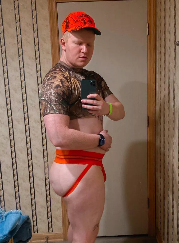 I’m a country ginger that also loves the color orange posted by DiscreetGinger