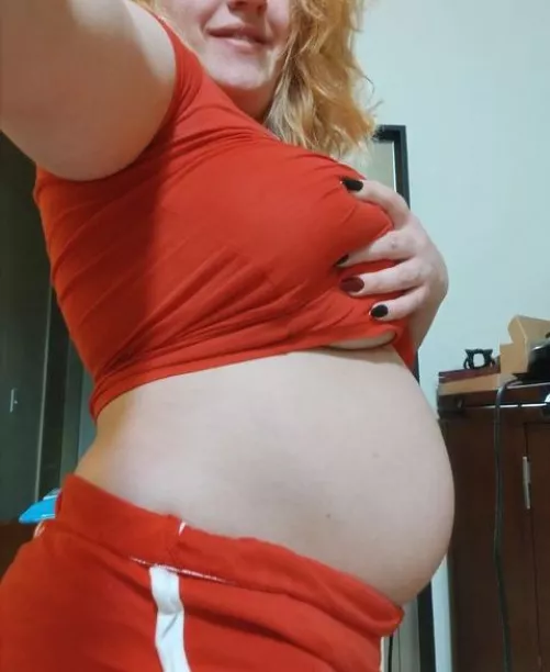 I'm really empty can someone give me a stuffing session? by Make_me_grow1