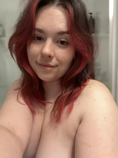 I’m so sleepy, who wants to wake me up in the shower? by ellietheelephant29