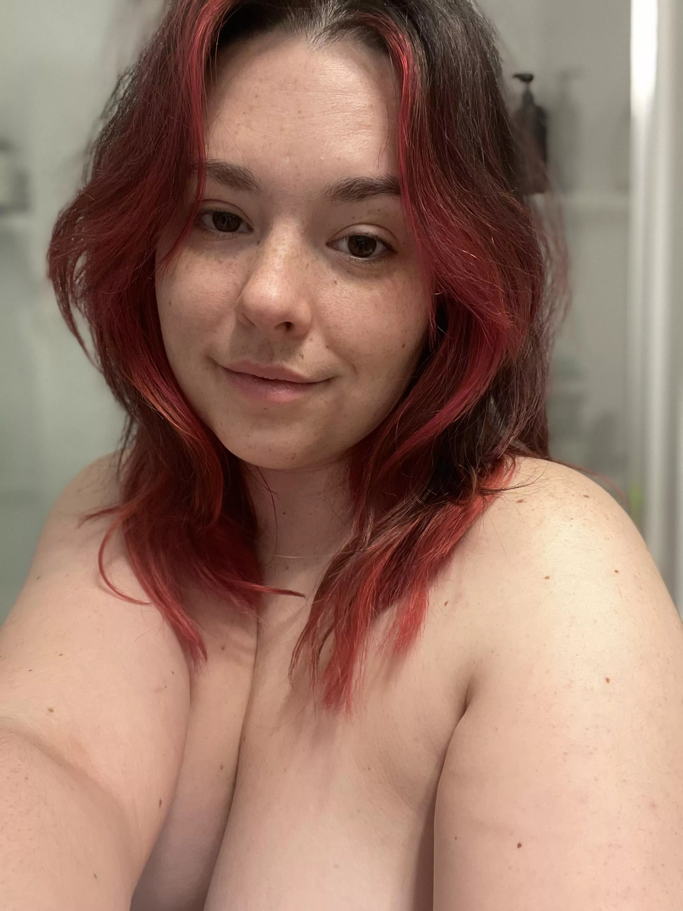 I’m so sleepy, who wants to wake me up in the shower? posted by ellietheelephant29