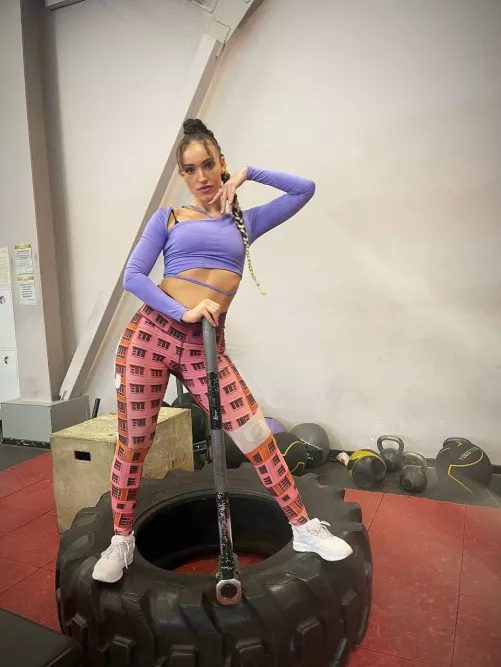 🍦 Looking for someone who can indulge in my sweet tooth, and make every dessert taste like heaven - want to be my sugar daddy? by Fun-College-1930