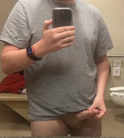 Love showing off in university bathrooms by ProfRent