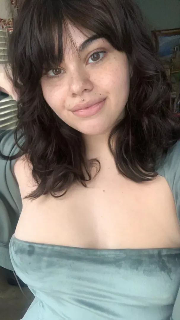 No makeup, just freckles posted by mollyzedolly