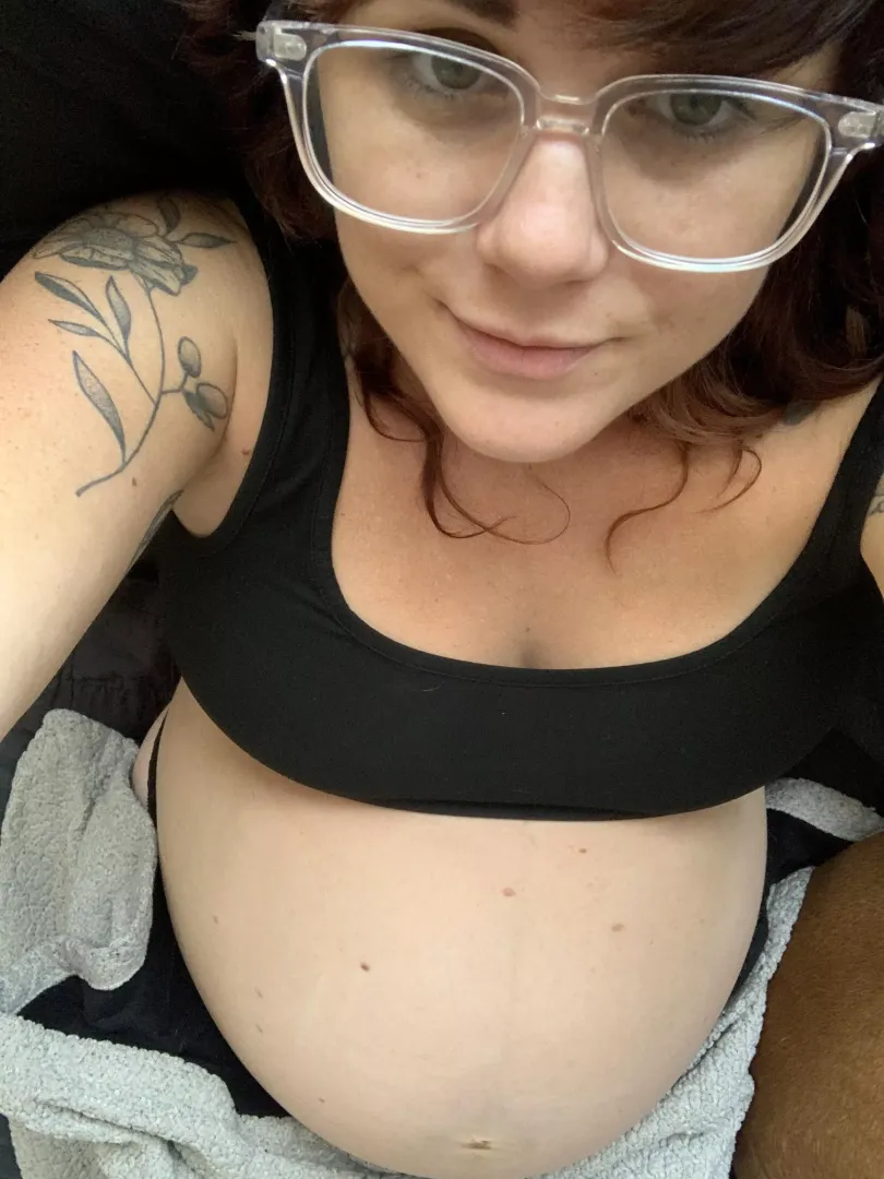 Preggo belly freckles are very kissable by prudencenrope