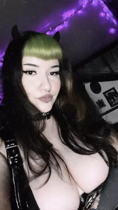 Pull them out 🫣 by SpookyHailey__