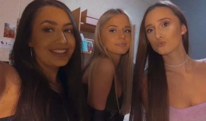 rank 3 college girls :) by cinnamonslut_