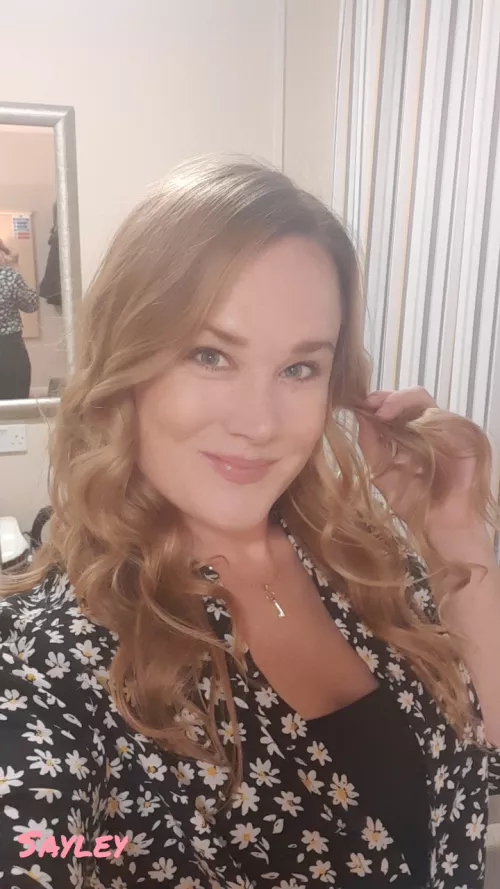 Rockin some curls tonight by Sayleywayley