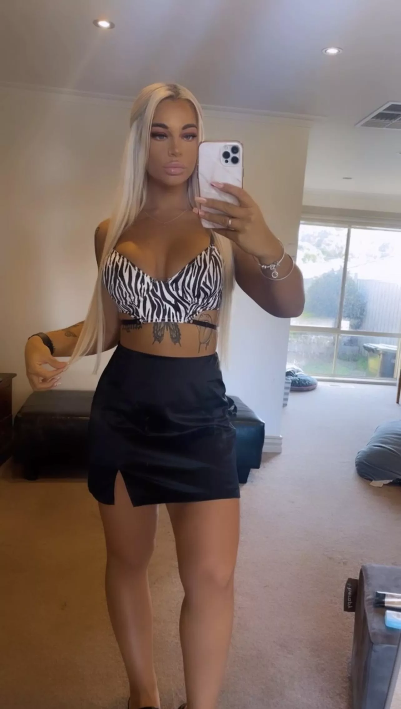 Take me to dinner and have me for dessert posted by FeistySignificance70