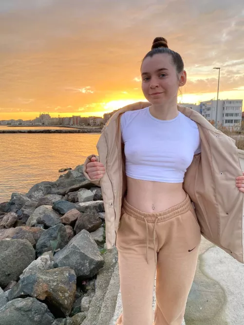 The village goes to sleep, the Mafia wakes up 😈 by RevolutionarySun907