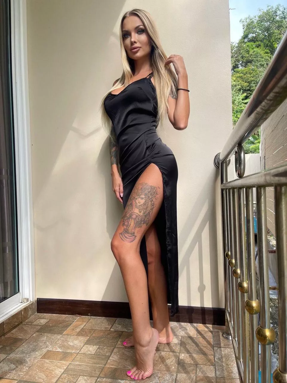 touch my legs, they are right in front of you posted by Finelydeal783