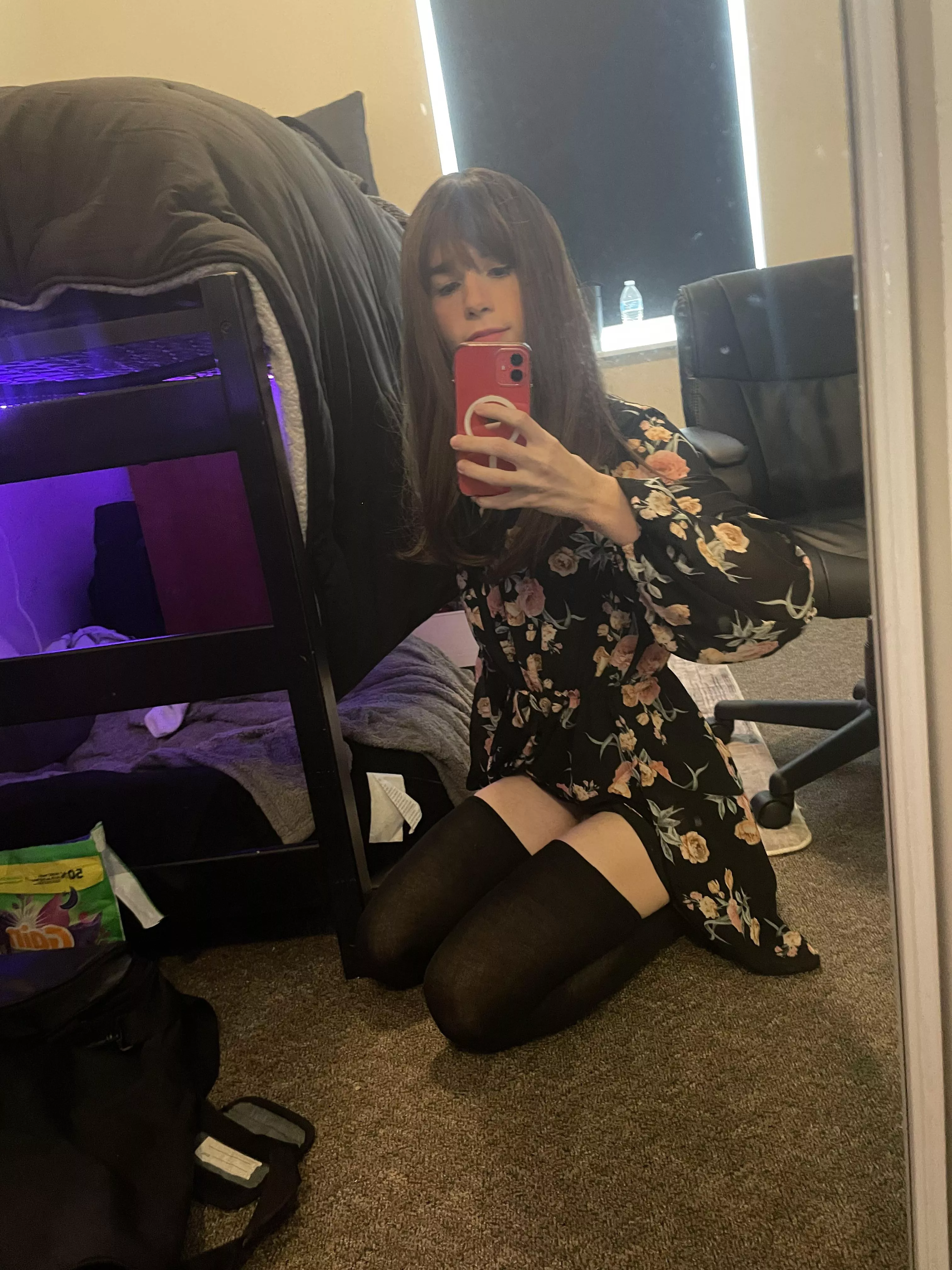 What’s cuter a dress or a skirt?💕 posted by Carlycurl