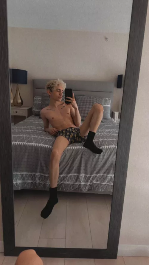 Would you rub my bulge? by diegosaurs